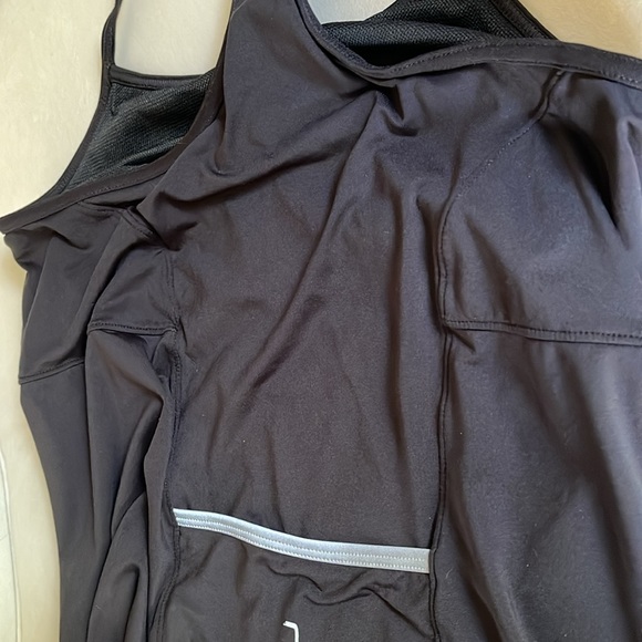 Louis Garneau sleeveless active (cycling) jersey with shelf bra - Picture 8 of 14